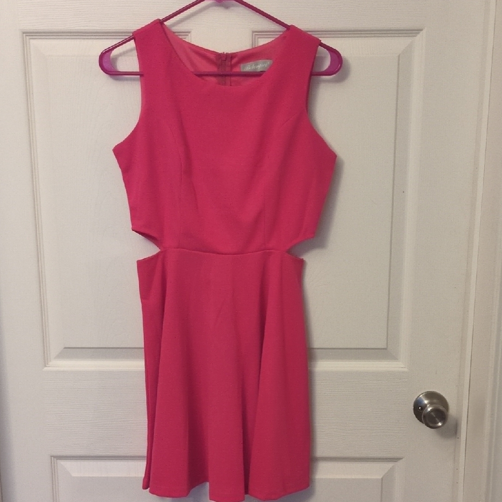 Elegant Pink Sleeveless Dress Size Medium Juniors.